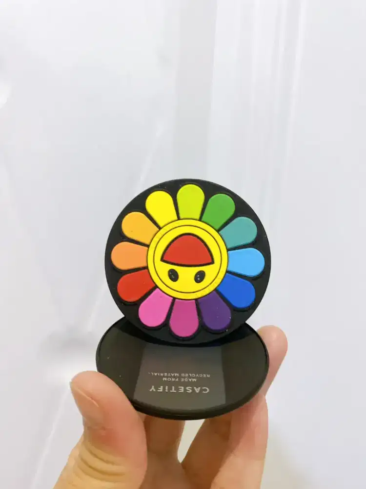 Casetify x Takashi Murakami MagSafe Grip Stand* motif Flower