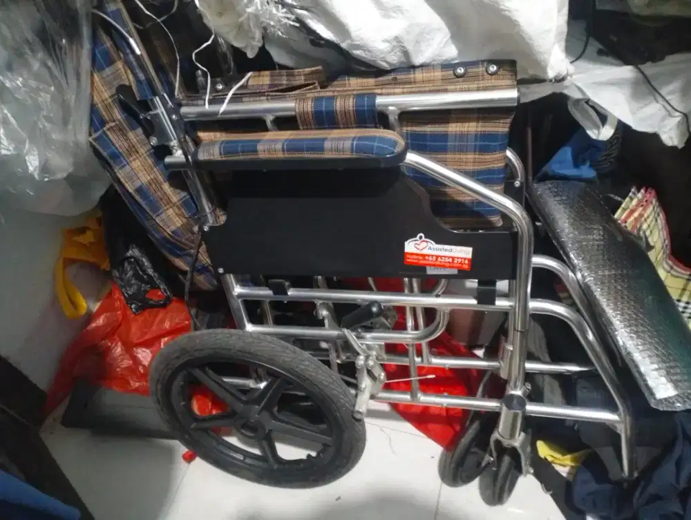 Barang bekas tapi baru belum pernah pakai beli di Singapore