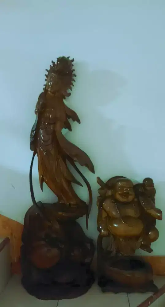 DiMaharkan 2pcs patung kuno dari kayu jati