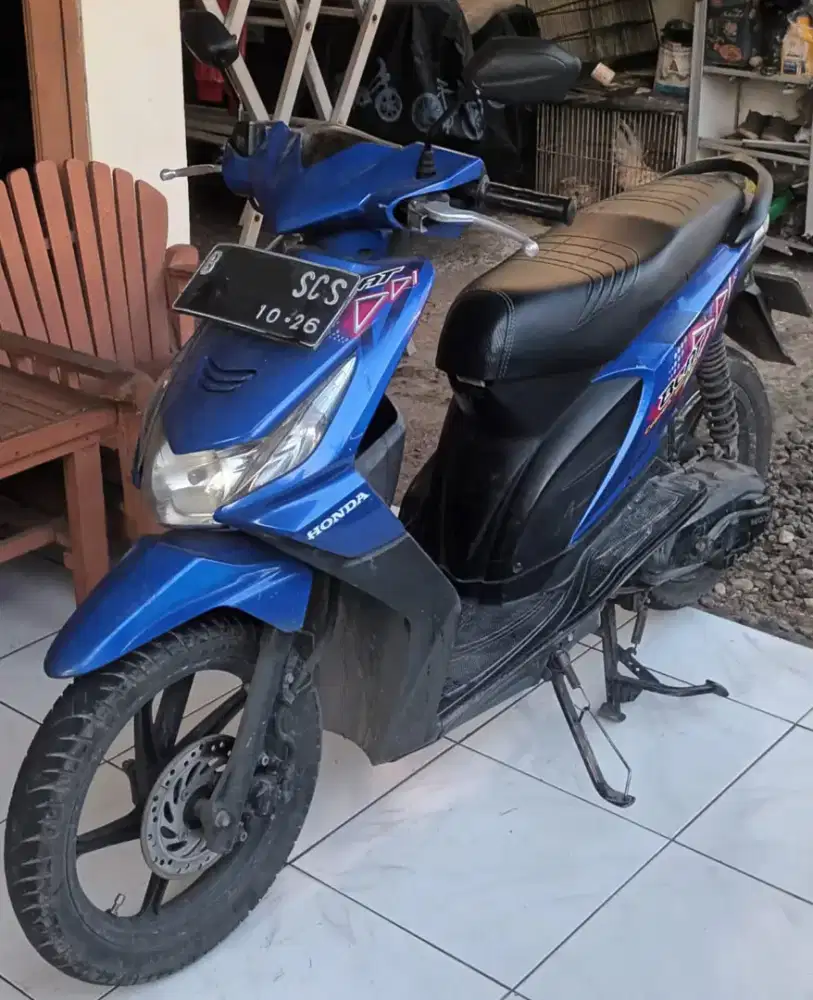 Honda Beat Karbu warna Biru tahun 2011