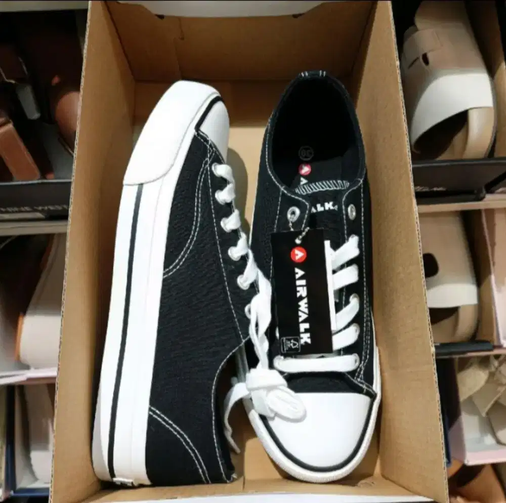 Payless Airwalk Yasser Size 40