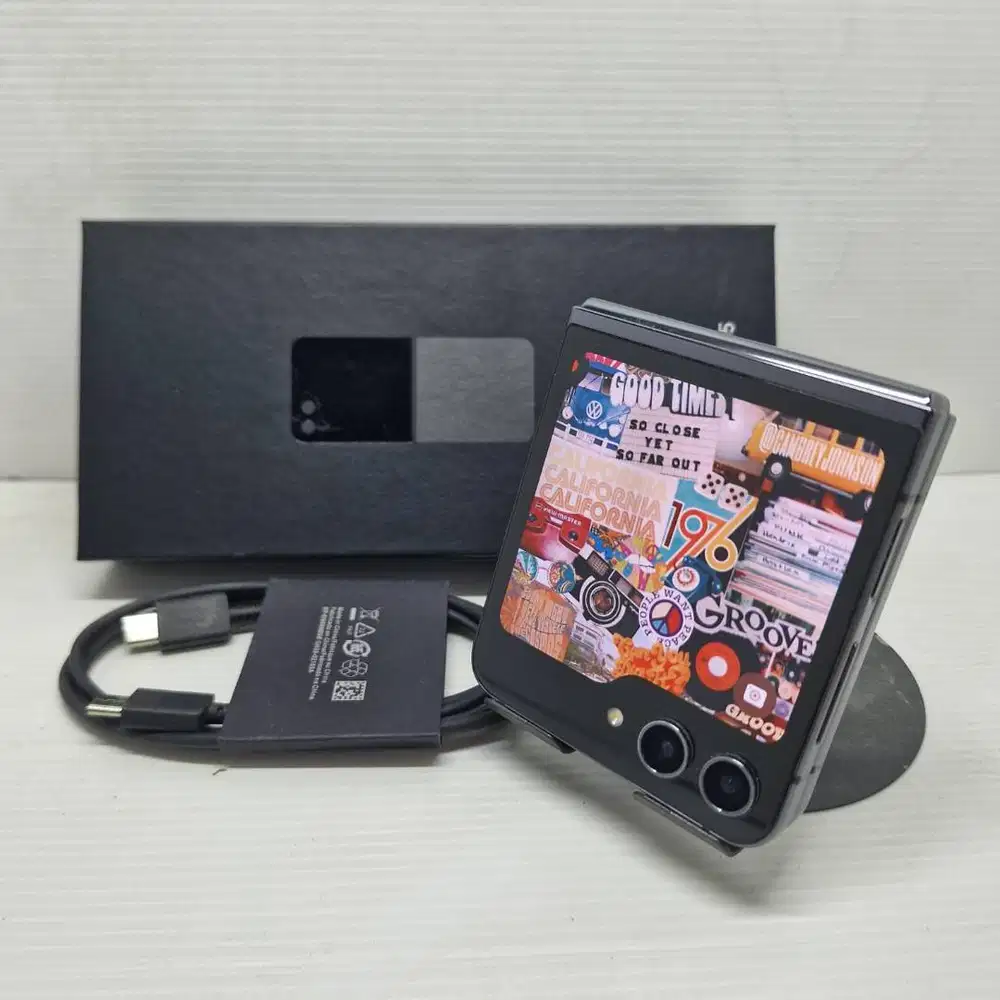 NO MINUS MULUS SAMSUNG GALAXY Z FLIP 5 8/256 GRAPHITE FULLSET SEIN