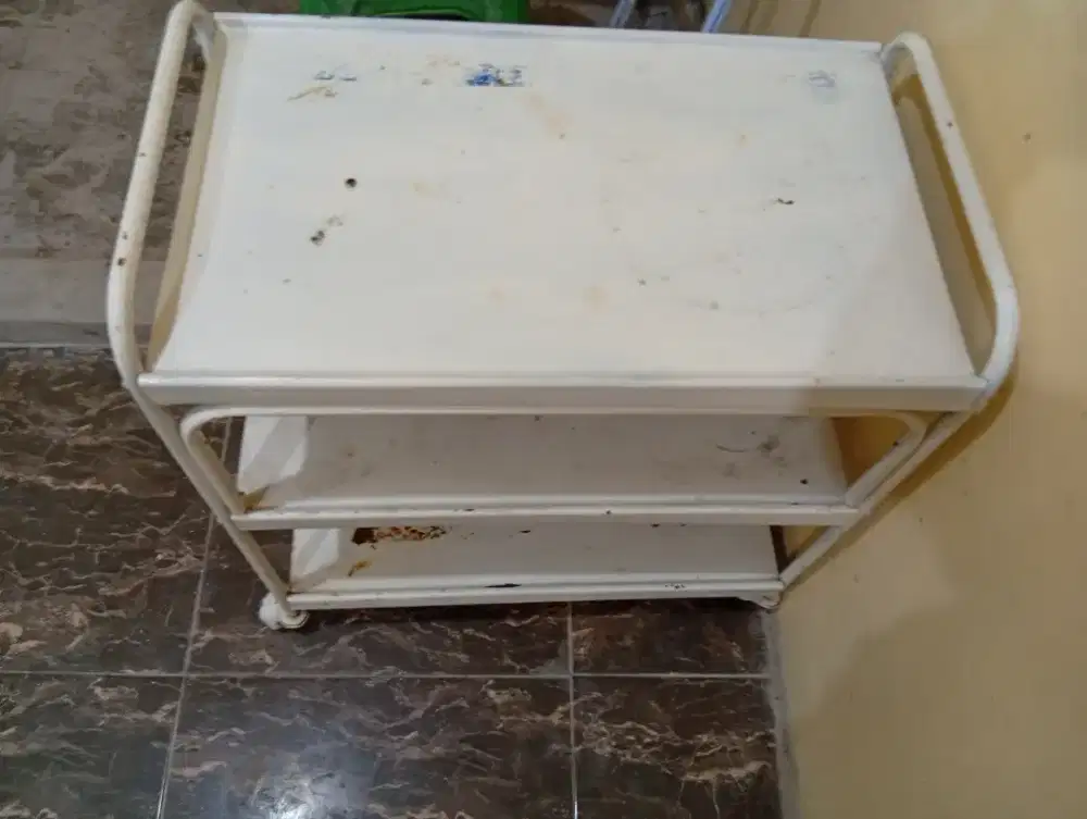 Dijual meja dorong roda tumpuk murah saja monggo meja besi dorongan