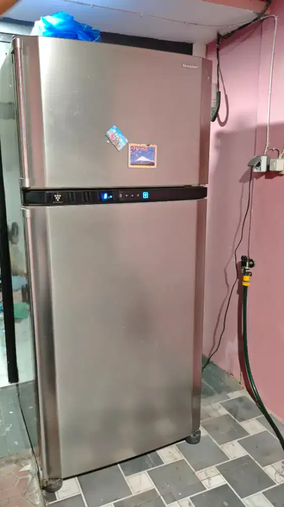 Kulkas Sharp jumbo tipe SJ-P851NVL