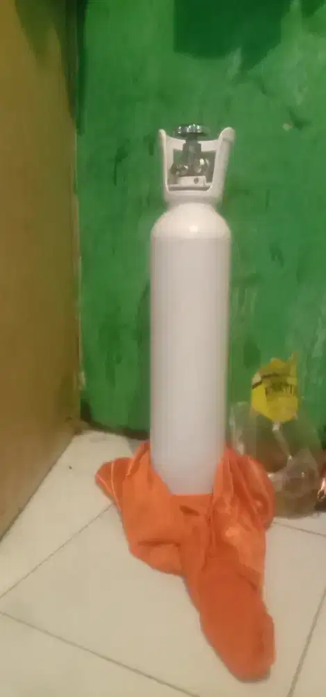 Tabung oksigen . peralatan