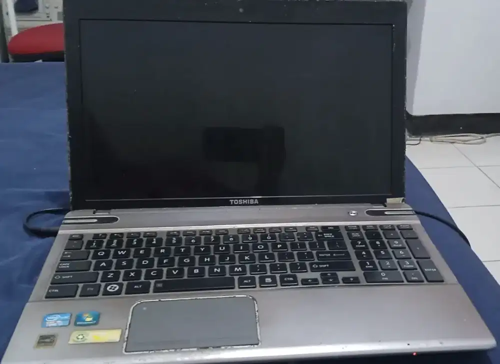 Laptop TOSHIBA (Mati/Rusak)