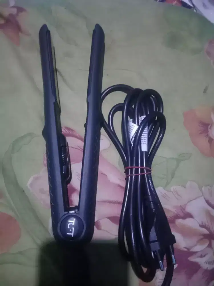 Catokan tuft warna hitam