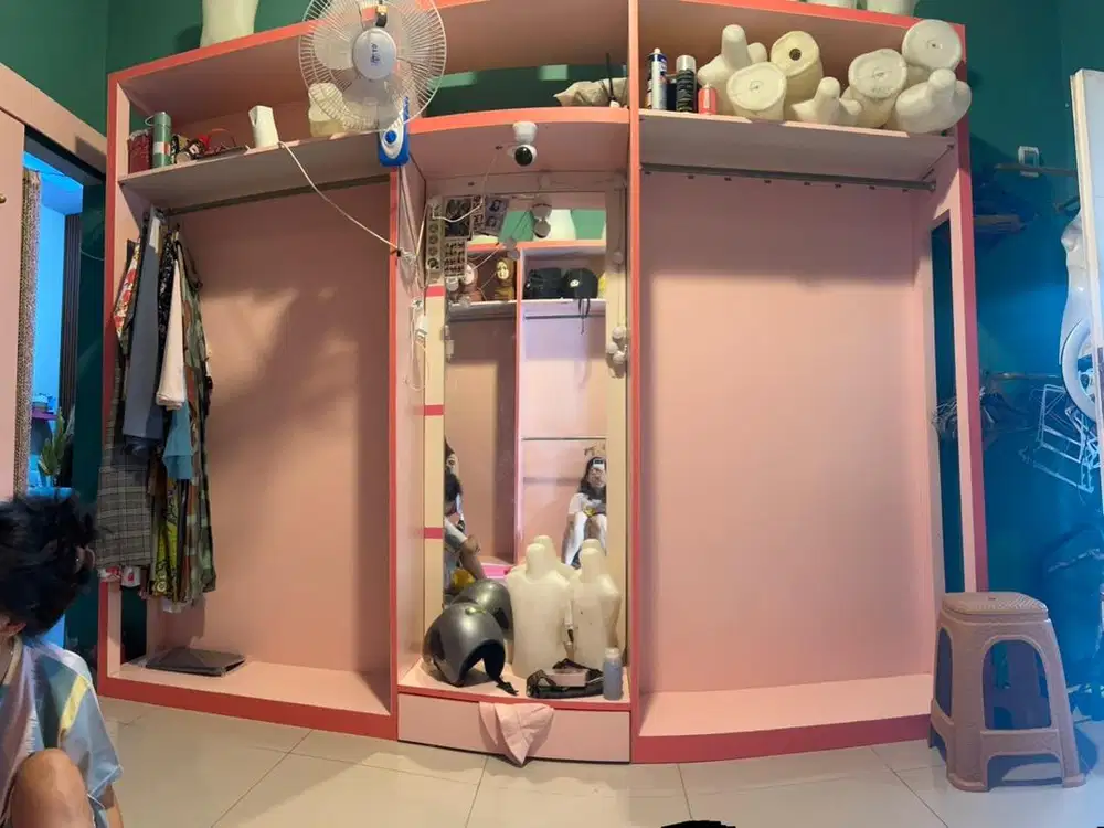 Lemari butik tempahan