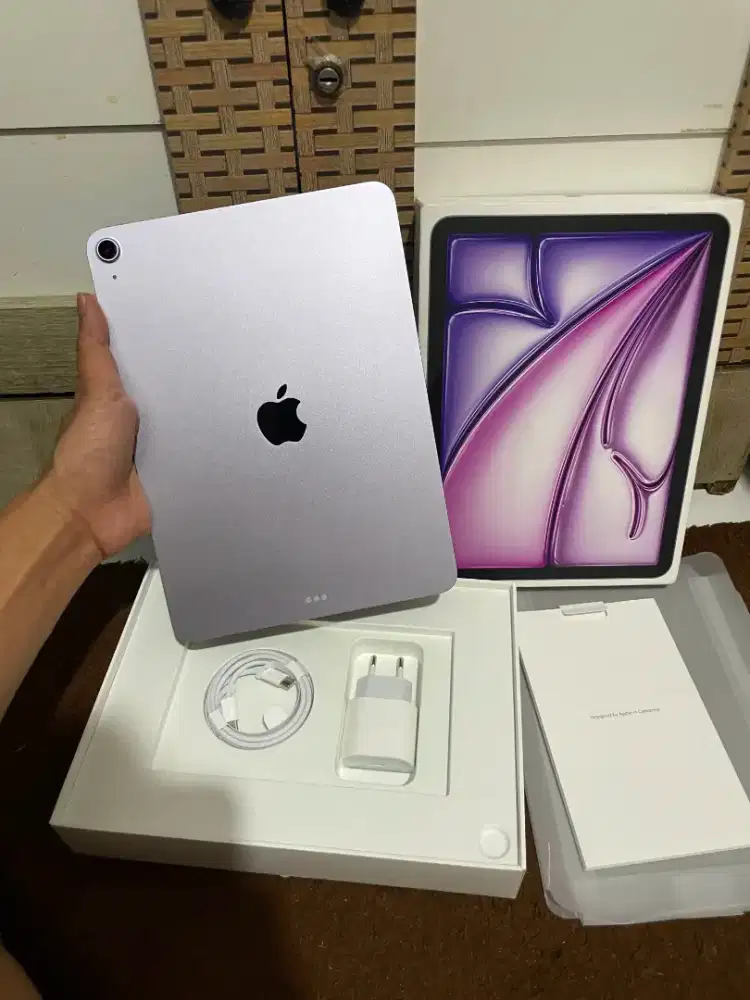 iPad Air M3 11-inch 256 bh 100 cc 1 inter Garansi Januari 2027