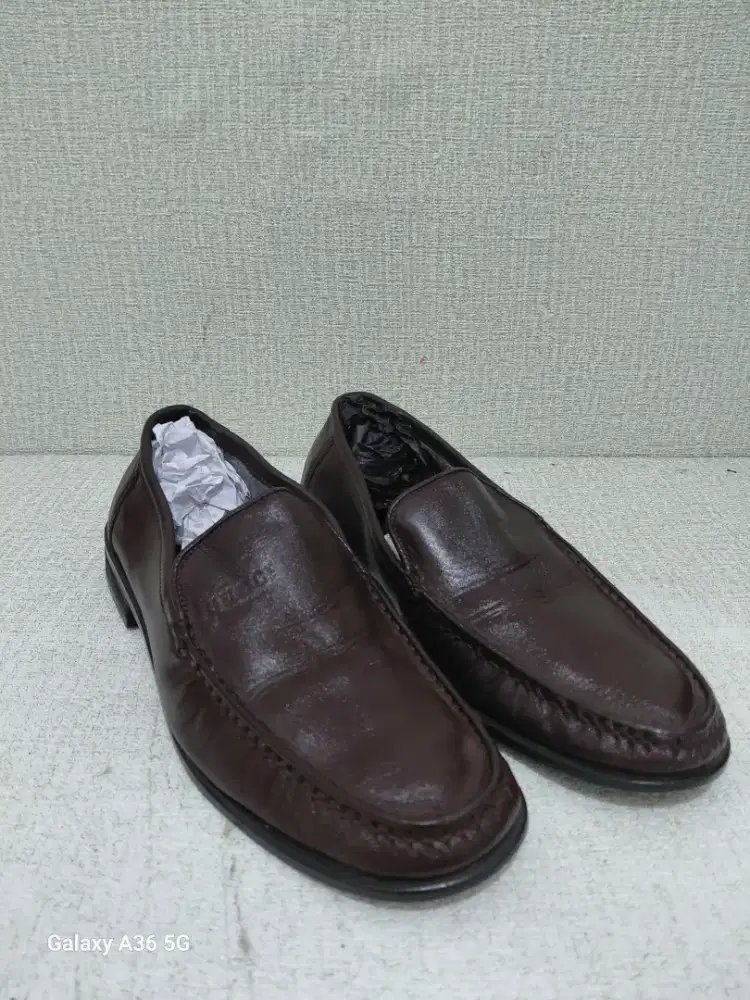 Pantopel gucci coklat tua
size 41 insole 26 cm