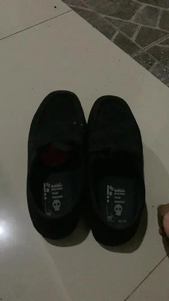 SEPATU WALEAD HITAM