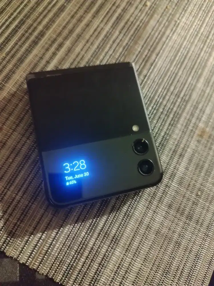 Galaxy Z Flip 3 5G Batangan Kondisi Minus