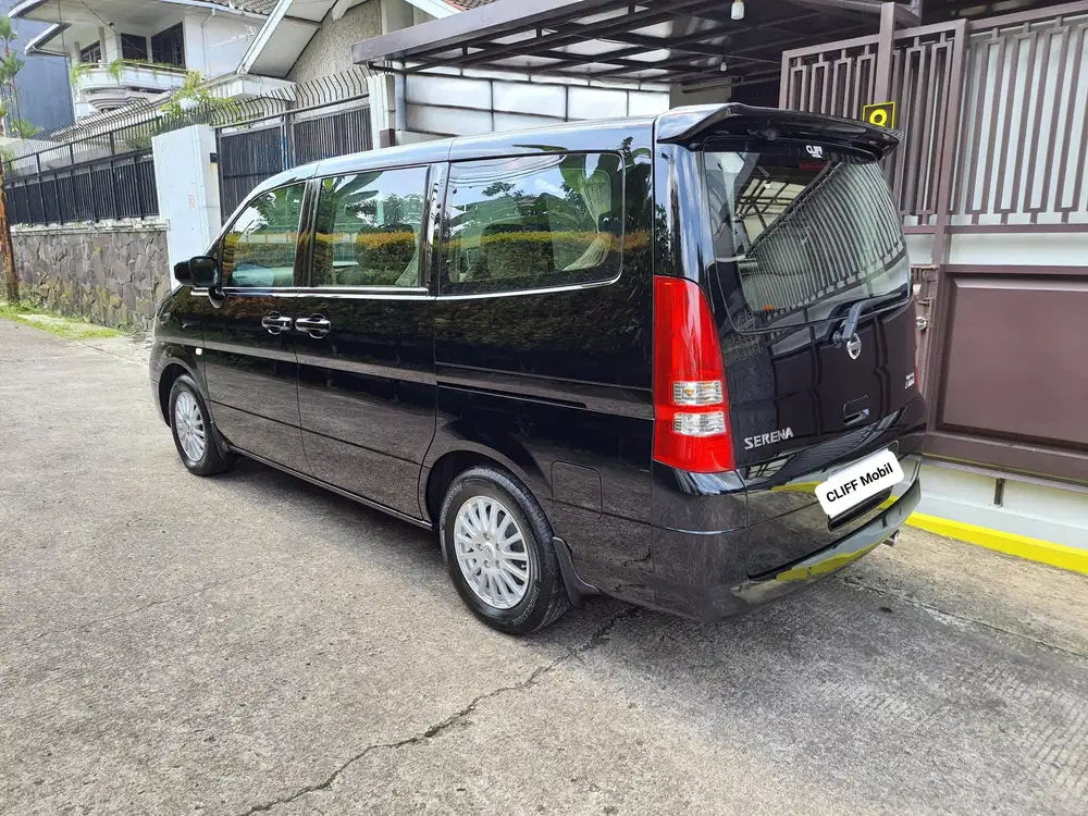 Nissan Serena HWS AT2012 seperti baru