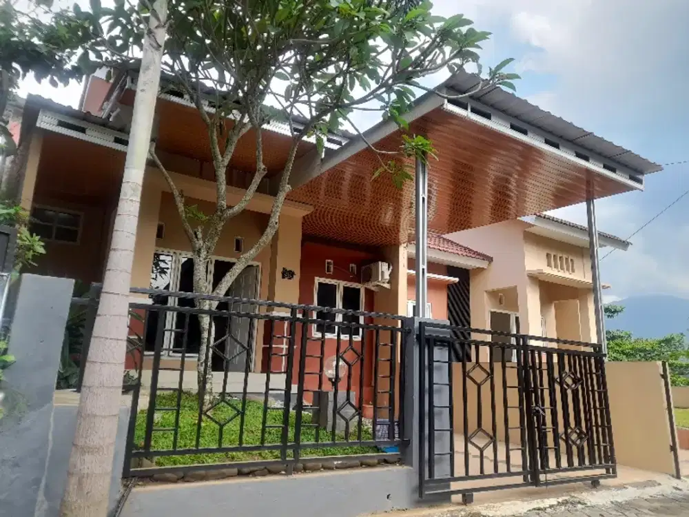 DISEWAKAN CLUSTER BANYUMANIK SEMARANG, ONE GATE SYSTEM, VIEW GUNUNG. PINGGIR JALAN RAYA COCOK UNTUK TEMPAT USAHA/ KANTOR ATAU HUNIAN. DEKAT SMA 4, SMP 21, KODAM, RS HERMINA & TRANSMART