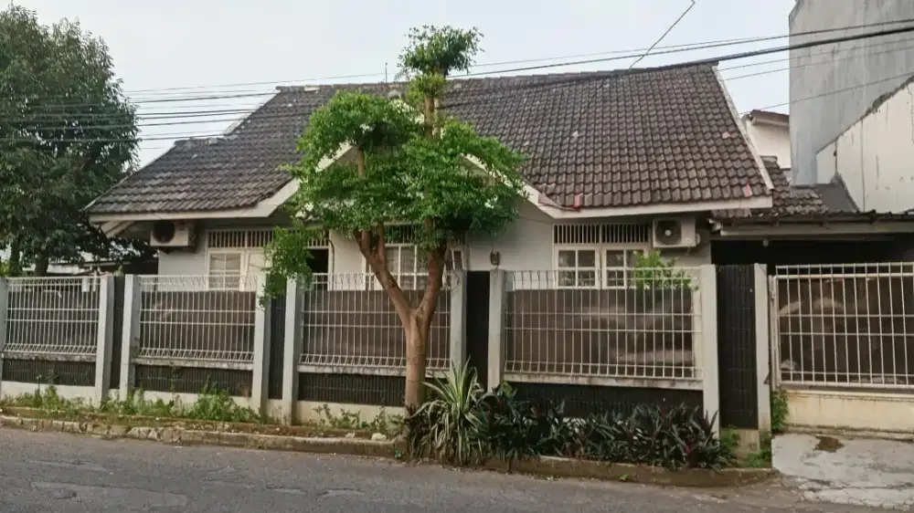 Dijual cepat rumah di komplek DPR Bintaro jaya harga 2m nego