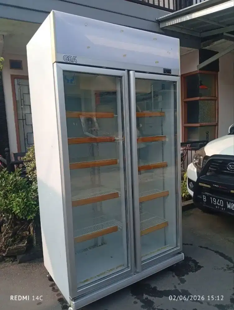Dijual Showcase