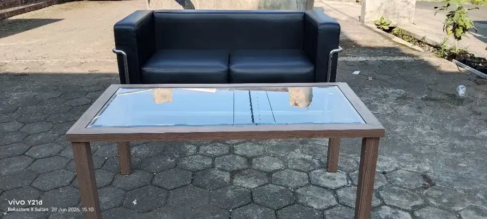 Sofa santai keluarga minimalis stainless free meja