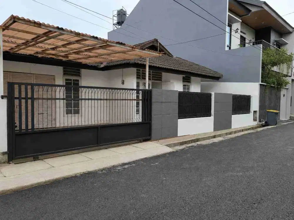 jual Tanah bonus rumah luas180/90 harga 1,5m jl 2 mobil di antapani