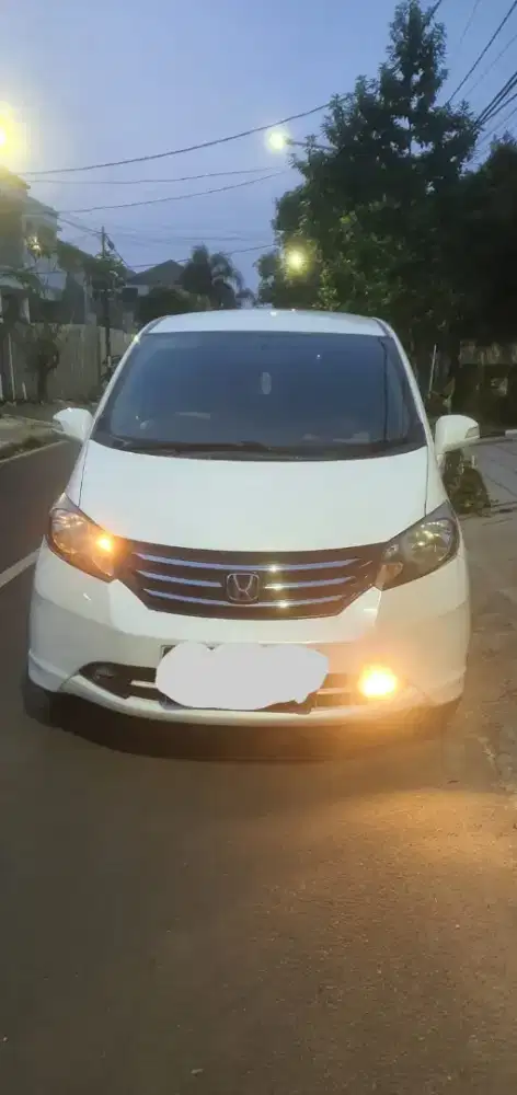 Honda Freed PSD A/T 2011 Putih | Pajak Hidup | Siap Pakai | Terawat