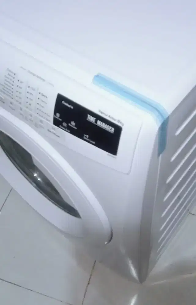 Mesin cuci frontloading Electrolux 8kg touchscreen,normal,mulus,noken