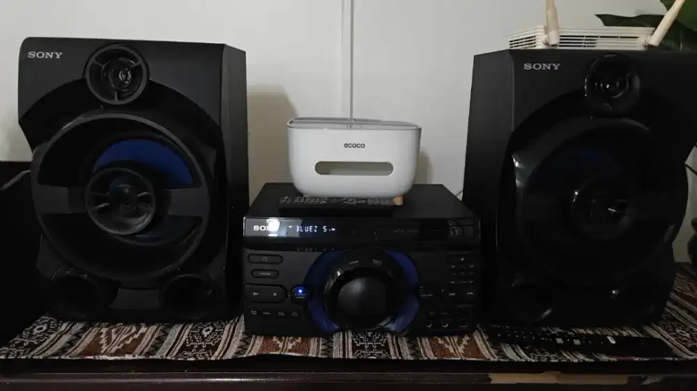 SONY HIGH POWER AUDIO SYSTEM MHC M40D WITH DVD