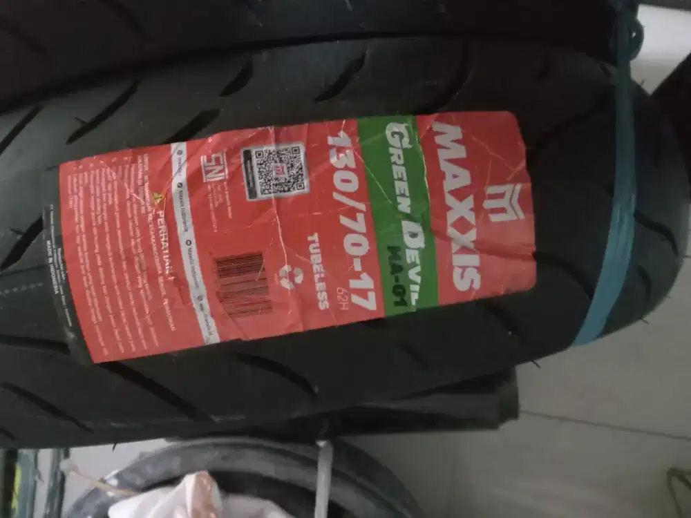 Ban maxxis tubles masih baru depan belakang