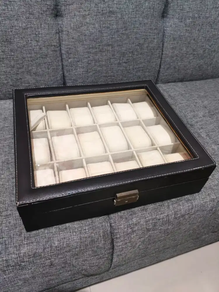 Kotak jam tangan isi 20