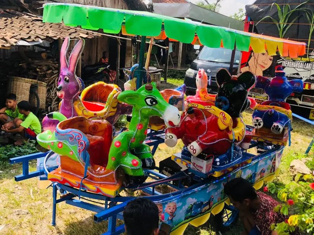 Kereta Panggung Model Animal 6 Gerbong Siap Pakai Model Menarik Anak