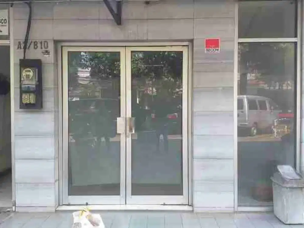 RUKO SEWA - LANTAI 1, DI PINGGIR JALAN RAYA, PARKIR AMAN DAN LOKASI STRATEGIS, JL.RAYA KARANG TENGAH, LEBAK BULUS, JAKSEL