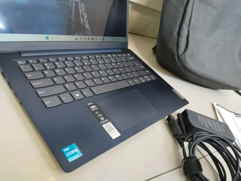 Dijual laptop lenovo ideapad Intel i3 gen 12 Ram 8GB GRNSI on 5Bln Mls