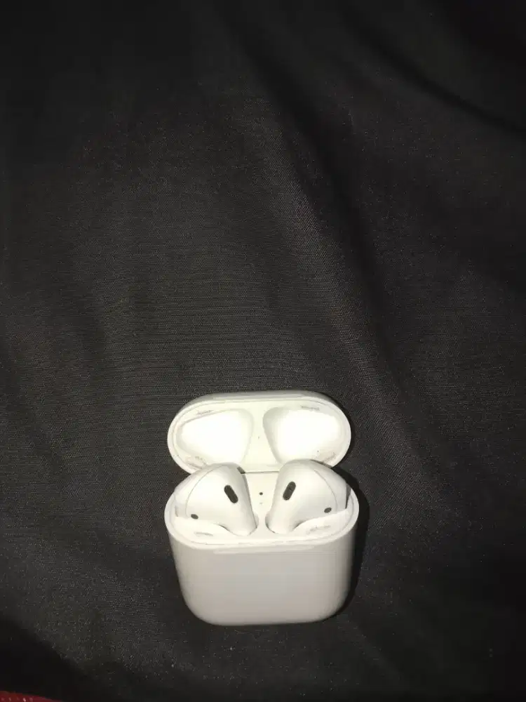 Apple AirPods Gen 2
