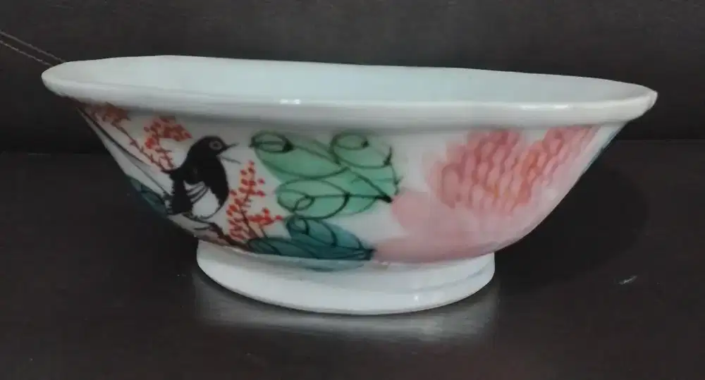 Mangkok porselen peranakan tua
