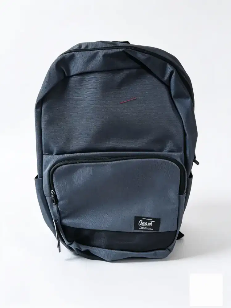 Tas ransel pria lengkap dengan sarung hujan