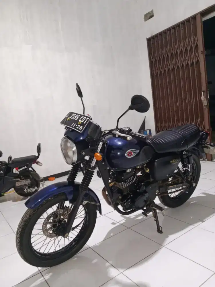 Motor kawasaki W175SE
