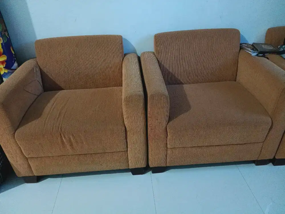 Dijual Kursi sofa kondisi masih bagus harga nego