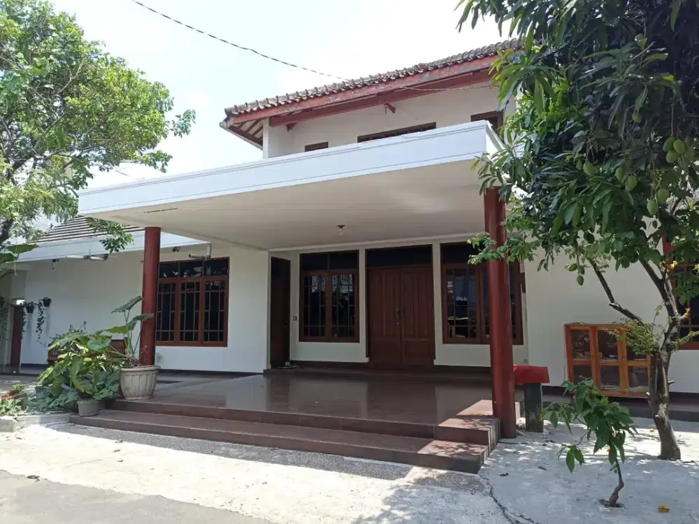 Dijual Rumah Siap Huni Nyaman Terawat Lokasi Strategis di Jalan Kawaluyaan Buah Batu Bandung