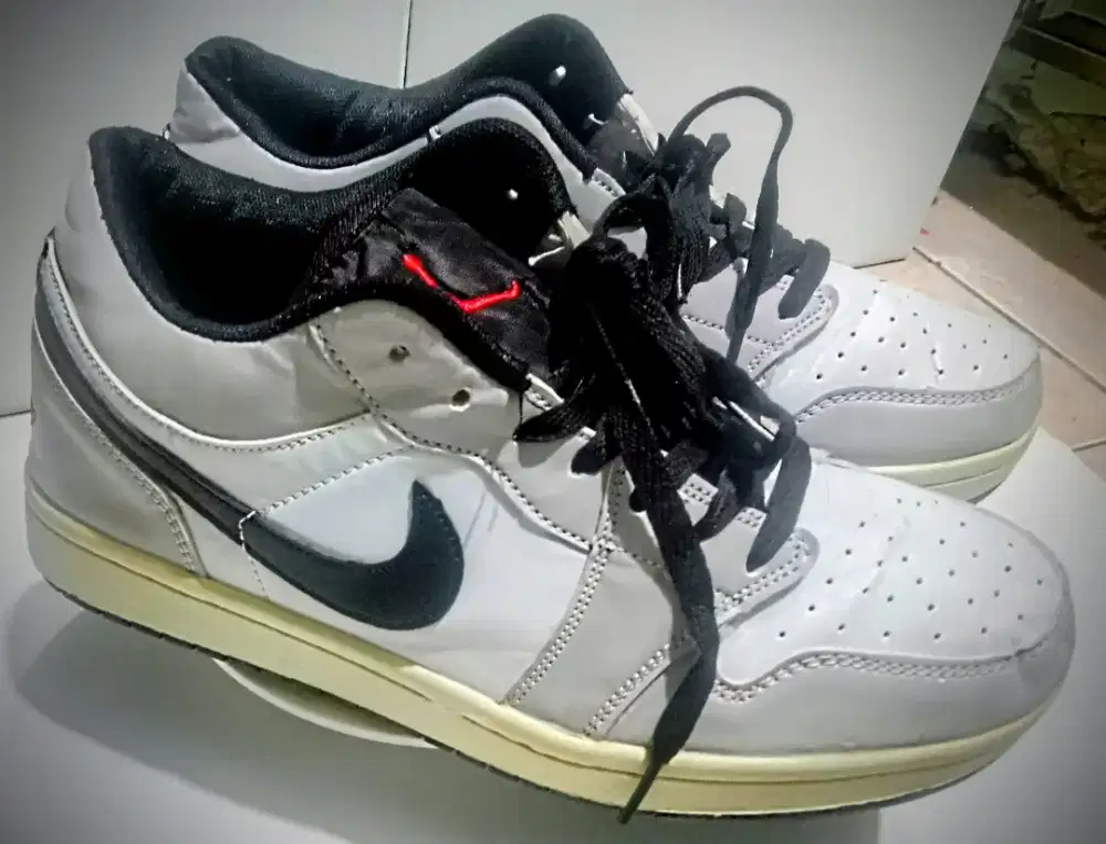 Size 42 - Nike - Sepatu Pria Sneakers Sports Keren Kekinian