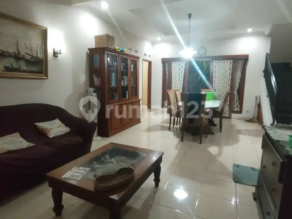 Sewa Semi Furnish Rumah 2 Lantai Gunung Batu Bandung