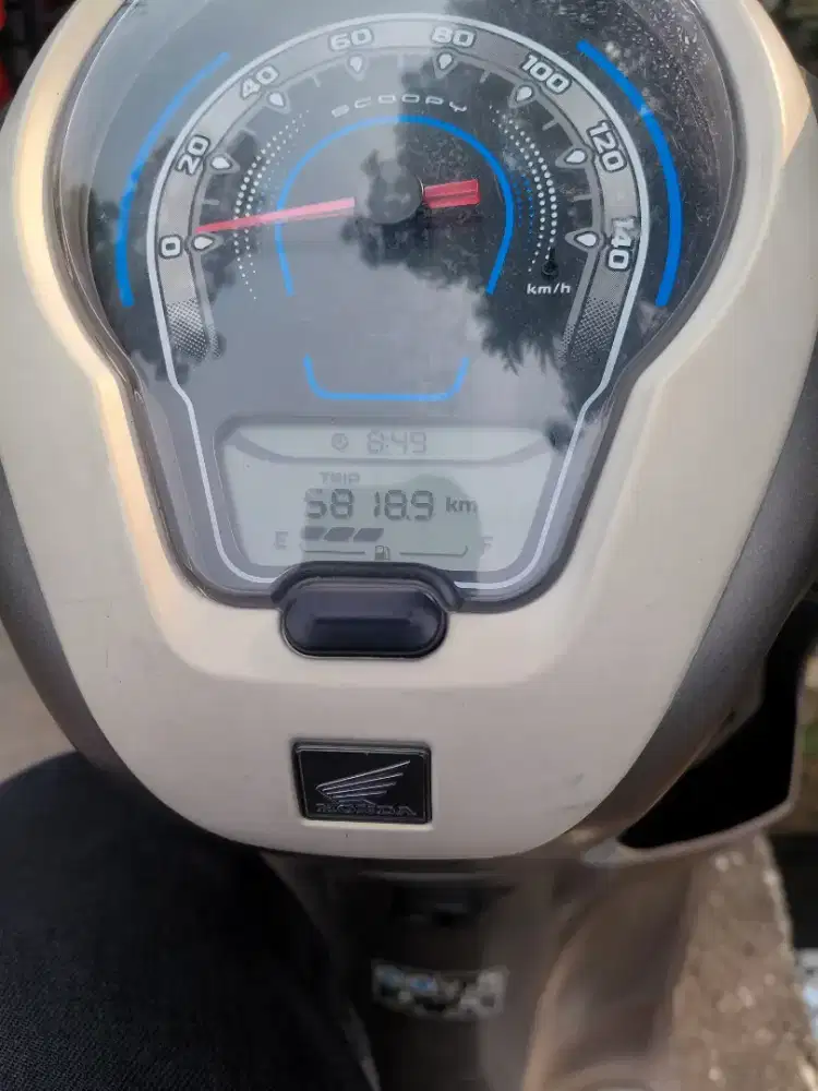 Scoopy pregtige white km rendah