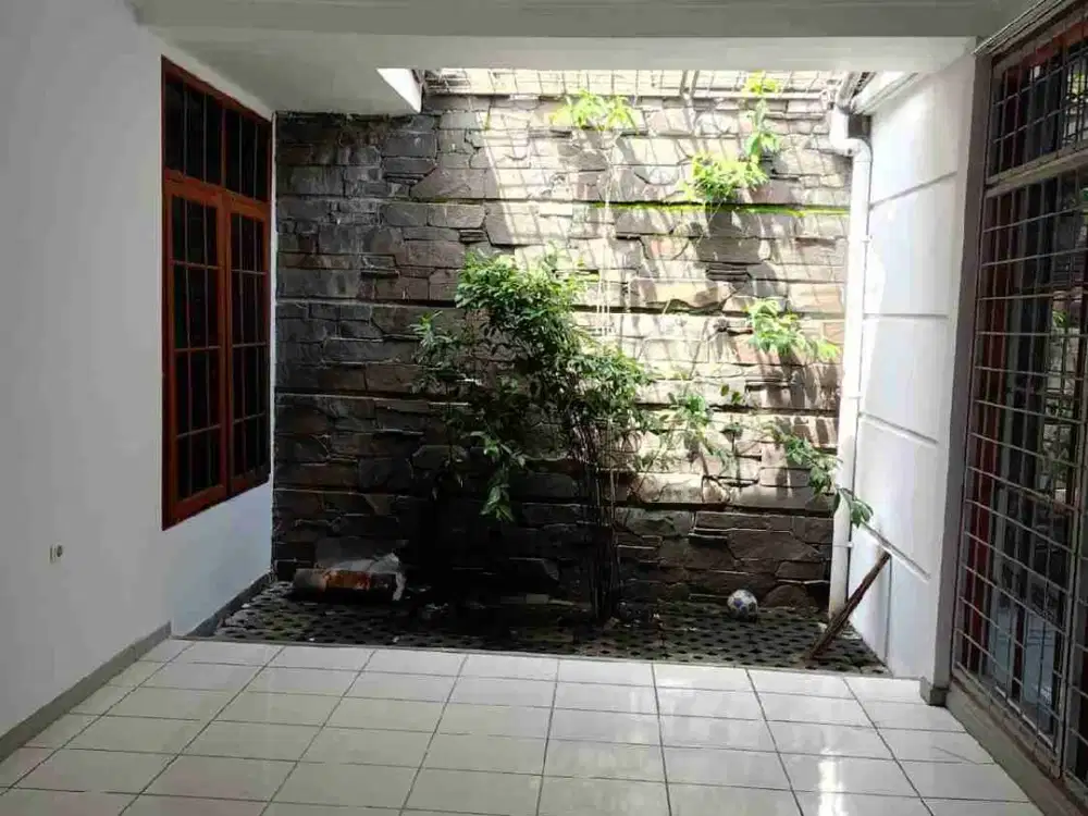 sewa rumah sayap BKR (Dalam komplek)