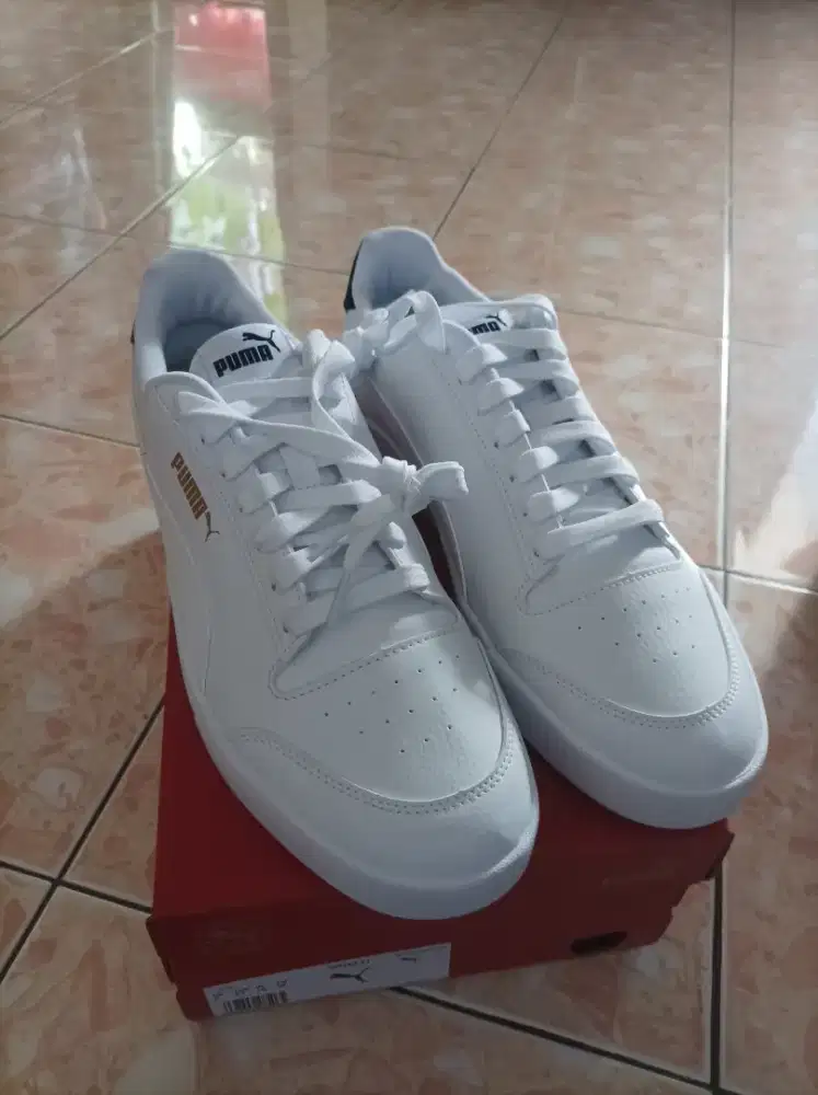 Sepatu Puma Shuffle White