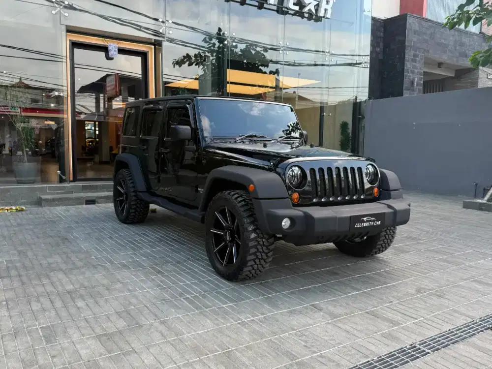 Jeep Wrangler 3.8L AT 2011