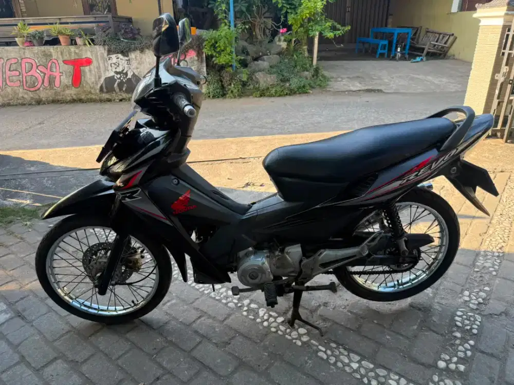 Revo THN 2008 plat AB kota