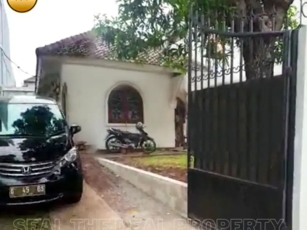 Disewakan Rumah Luas di Arean Menteng Jakarta Pusat Std693