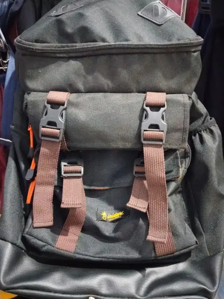 Tas Ransel Hitam