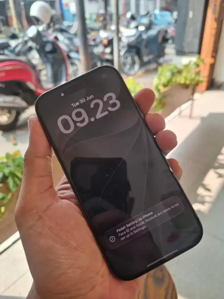 Iphone 17 Regular [ Black 256 ]