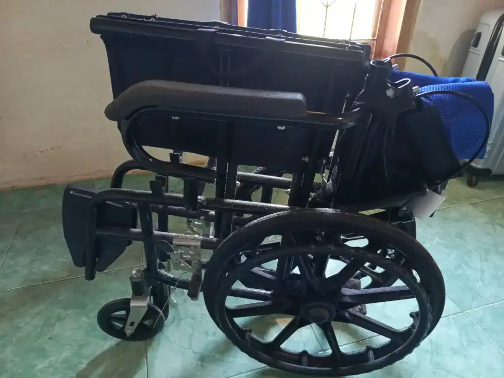 Kursi roda ukuran 20 inch