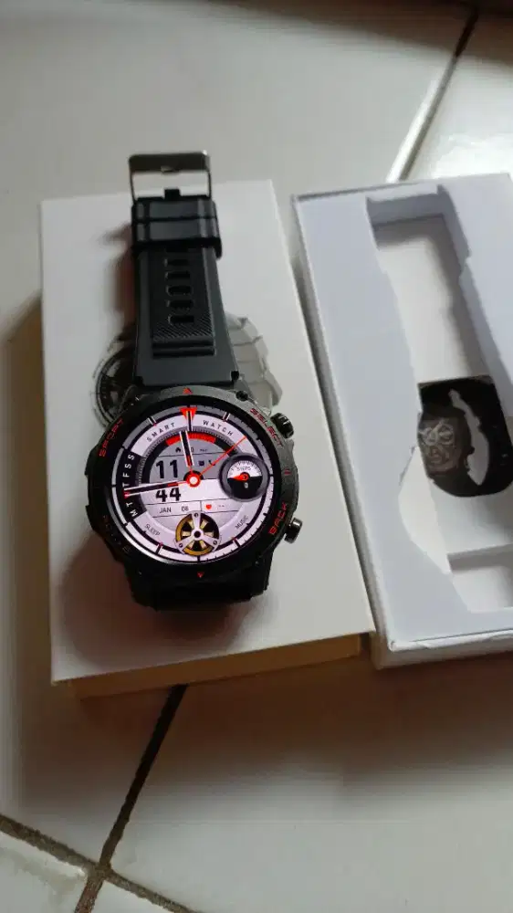 Smartwatch Morein GT1 layar Oled