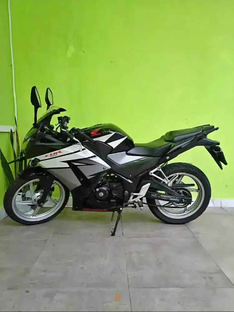 Honda CBR 150 Lengkap