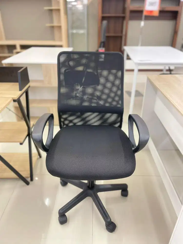 Kursi Kantor Cosmo Black